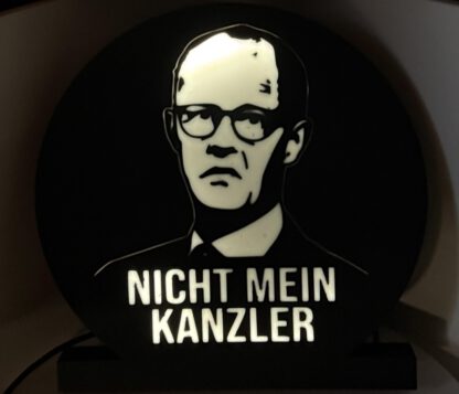 Leuchtkasten „Nicht mein Kanzler – Friedrich Merz“ | 3D-gedruckte Lampe | Statement Lightbox | Schwarz-Weiß – Bild 3