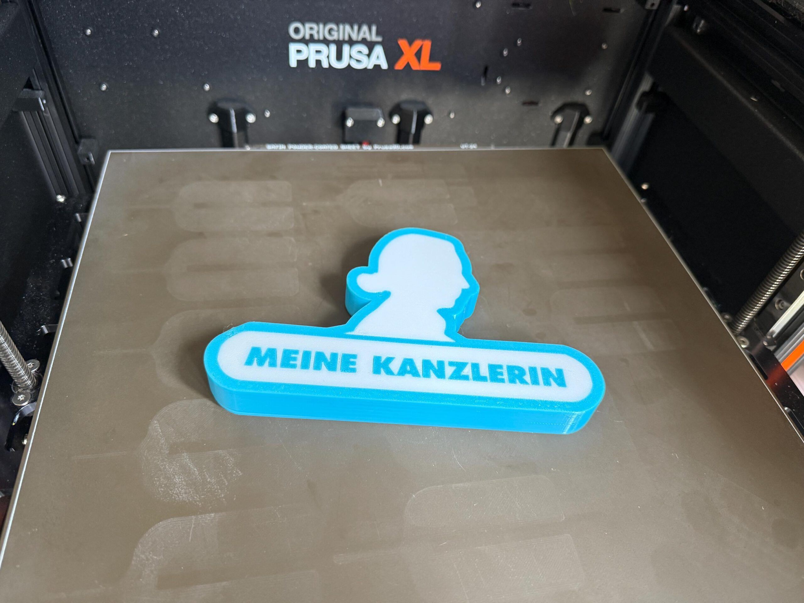 Leuchtkasten „Meine Kanzlerin“ – Alice Weidel Silhouette | 3D-gedruckte Lightbox | Politisches Statement | Satire - Leuchtkasten - AfD Lampe – Bild 4