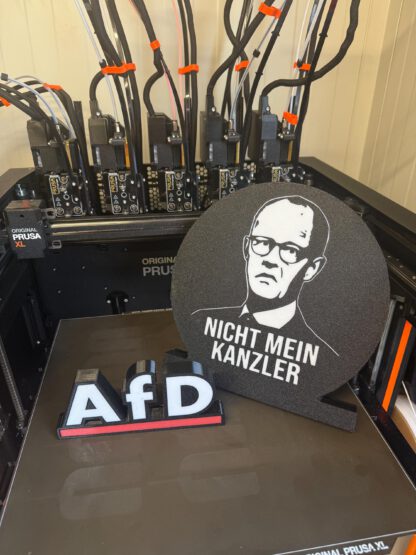 Leuchtkasten „Nicht mein Kanzler – Friedrich Merz“ | 3D-gedruckte Lampe | Statement Lightbox | Schwarz-Weiß – Bild 9